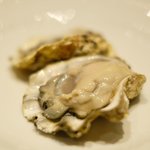 La Brianza - ランチコース 3000円 の広島県産かなわ水産の生牡蠣(2ピース)
