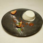 La Brianza - ランチコース 3000円 のパンナコッタ