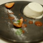 La Brianza - ランチコース 3000円 のパンナコッタ