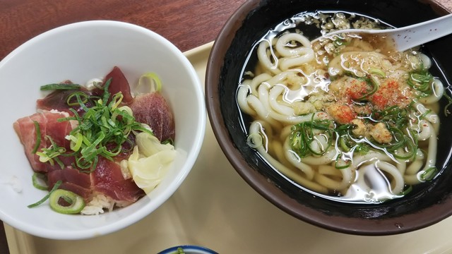 海鮮丼セット５８０円 By 食べ太郎ぅ つるまる饂飩 内本町店 谷町四丁目 うどん 食べログ