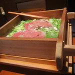 佐賀牛 季楽 銀座  - この状態が食べ頃です