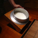 佐賀牛 季楽 銀座  - 炊き立てのご飯（佐賀米”夢しずく”）