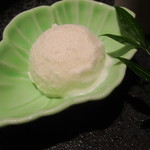 佐賀牛 季楽 銀座  - 佐賀牛の乳で作った牛乳のソルベ