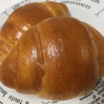 ヒヨシヤ - ロールパン１つ55円