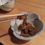 盃屋かづち - お通しは、あさりの生姜煮