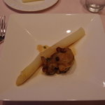 レストラン小西 - 魚料理。岩牡蠣とアスパラ