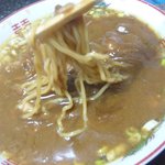 中華そば ますや - 埋もれている麺がしっかり絡みますw