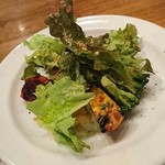 エスト ディ ズッパ - 【前菜盛り合わせ】葉で見えませんが、、この下に7～8種類のお料理が隠れています(^^;