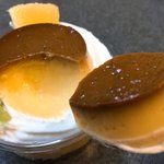 朝日軒本舗 - スプーンですくってもしっかり固めのプリン