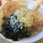 かづ - 醤油ラーメン+ワカメ+背脂多め