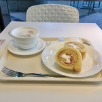 カフェ・ディ・フェスタ - りんごのロールケーキ 2017/01/16