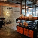 Pom'S Kitchen & Deli - 内装