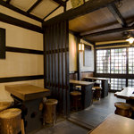 珍竹林 - 古民家風の落ち着いた店内。