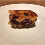 スガハラ - ダークチェリー入り焼きプリン（アップ）