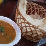 ニューデリー - チキンマサラカレーとナン