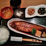 居魚屋 うおはん - 