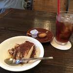 イタリカ - Aセットのデザートとドリンク