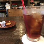 イタリカ - アイスティーと小菓子