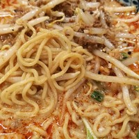 中国菜エスサワダ - 旨味の強い挽肉にシャキシャキもやし、ナッツの香ばしさとクリーミーなスープが、細麺にからむ！