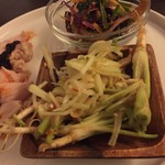 Neo Taiwanese Restaurant tabunoana - パクチーソンタム、よだれ鶏他