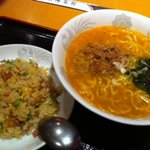 東海菜館 - 坦坦麺とチャーハンセット♪