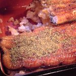 尾花 - 師匠のうな重オン山椒。