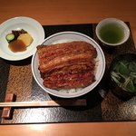 日本橋 伊勢定 - 特製鰻 大丼