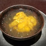 馳走 啐啄一十  - ①蝦夷馬糞雲丹(北海道根室産)の羅臼昆布(北海道知床半島産)の出汁ジュレ
      粒の立った良い雲丹を得意の羅臼昆布ジュレで。