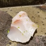 馳走 啐啄一十  - ⑪石鯛(長崎県五島列島産・18日熟成)
      熟成10日目に糠床へ入れて旨みを増しており、もう石鯛とは思えないレベルに。