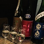 ヤキトリ、ワイン、日本酒、Q - 