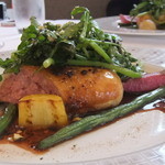 ラトラス - ２０１１年５月 ホロホロ鳥とフォアグラのパイ包み焼き トリュフソース