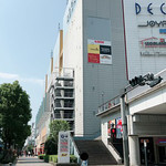 産直バーベキュー 北海堂BBQ デックス東京ビーチお台場店 - 右側がマルエツ。