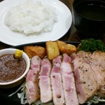レストラン サカミティー - 2023.7 現在お出ししておりません。
新料理長のこだわりの一品 ！山形豚のトンテキ 1280円
