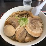 自家製太麺 渡辺 - らー麺(普通)680えん 煮豚220えん 味玉100えん いつものトータル1000えんセット