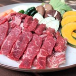 くぼ農園 - ＜Aセット＞5,000円/1人前・・・岡山県産備前黒牛もりもりと野菜セット、ご飯、スープ付（画像は3人前）