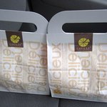 CHEESE3 - 商品の中から自宅用と本社の社員へのお土産用にチーズケーキを中心に数品購入して帰りました