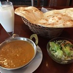 INDIAN RESTAURANT YUJIN - 「Cセット」カレー１種類・ナンorライス・サラダ・ソフトドリンクで700円也。税込。