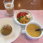 ヤマザクラ - パン・スープ・サラダ・ドリンク(セルフサービス)