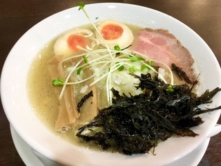 ラーメンそらのした - 煮干しラーメン750円　味玉は+100円）