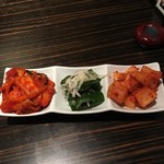 焼肉・韓国料理 KollaBo - キムチ３種盛り