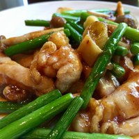 中国料理 四川 - アップグレードランチセット　3,800円、4品の中から（鶏肉とにんにくの茎の辛子炒め）