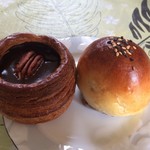 Le Supreme. 栄生本店 - 生チョコのパンとあんぱん