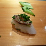 天寿し - １６品目　ひらめ