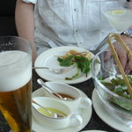 ピーク・バー - サラダ＆ビール