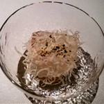 カセント - タパス　シェリー漬け卵黄とヒラメ