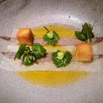 カセント - タパス　スペイン カンタブリア産アンチョビとブリオッシュクルトンとワサビ添え