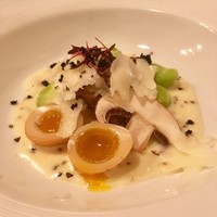 リベロ - 国産うずらとそら豆のサラダ
                ペコリーノ風味