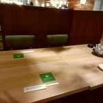 大連餃子基地 ダリアン - 【2018.4.4(水)】テーブル席