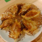 大連餃子基地 ダリアン - 【2018.4.4(水)】バリバリ羽根の大連餃子7個630円