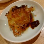 大連餃子基地 ダリアン - 【2018.4.4(水)】バリバリ羽根の大連餃子7個630円